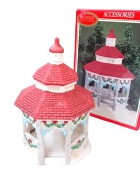 Vintage 1996 Dickens Gazebo Collectables | EUC | Hand Painted Porcelain